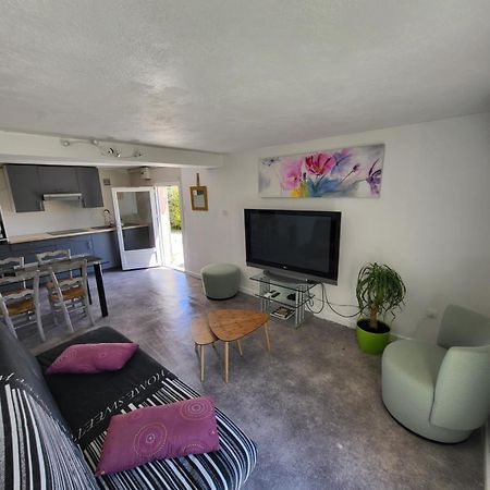 Jolie T2 Independant Dans Une Villa Sollies-Ville Экстерьер фото